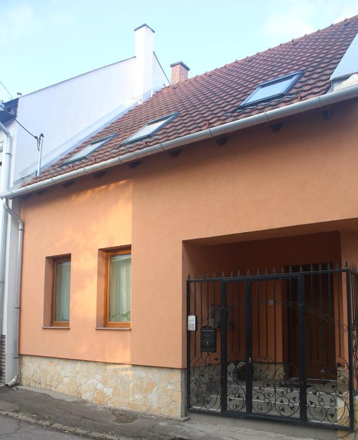 Egri Csillagocska Apartman Exteriér fotografie